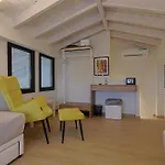 Helios - Seaside Pool & Private Parking וילה