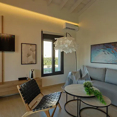 Helios - Seaside Pool & Private Parking Вилла *