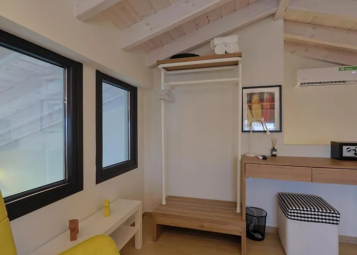 Helios - Seaside Pool & Private Parking *