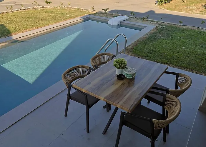 Helios - Seaside Pool & Private Parking * Olympiakí Aktí
