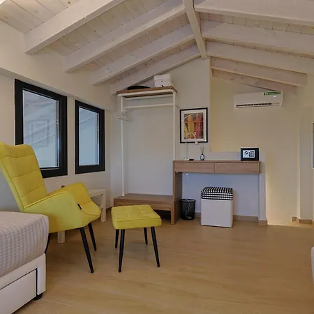 Helios - Seaside Pool & Private Parking Villa