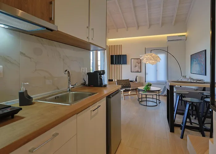Helios - Seaside Pool & Private Parking Willa